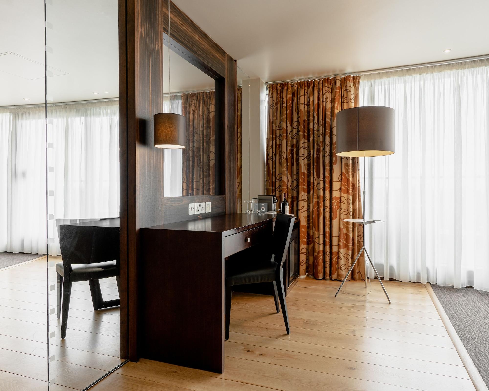Abode 4*