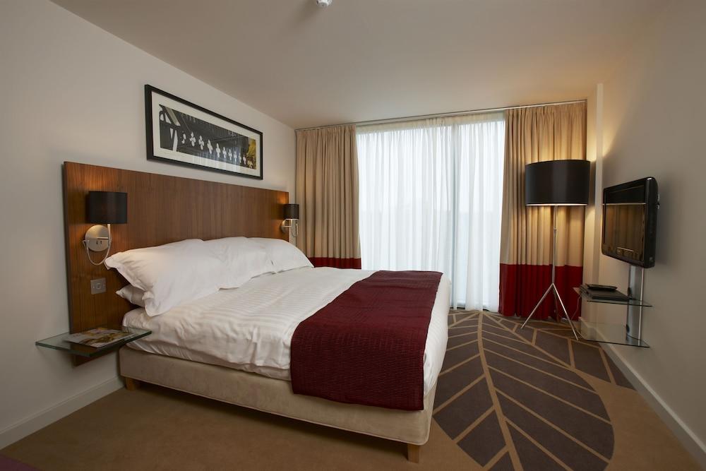 Abode Hotel 4*