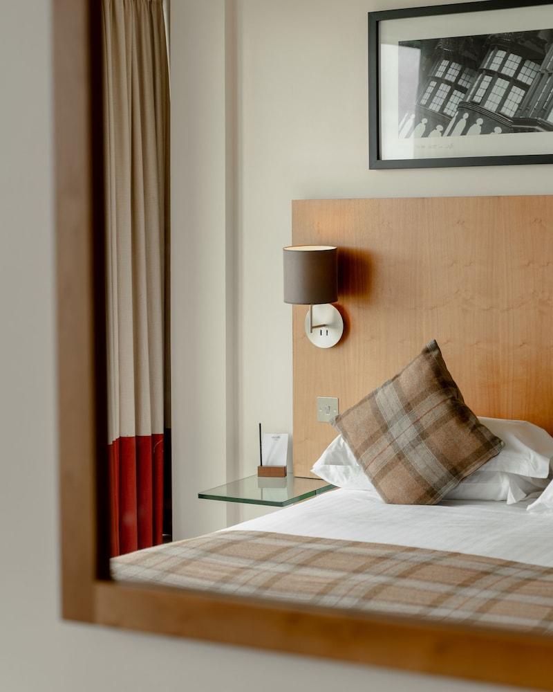 Abode Hotel 4*